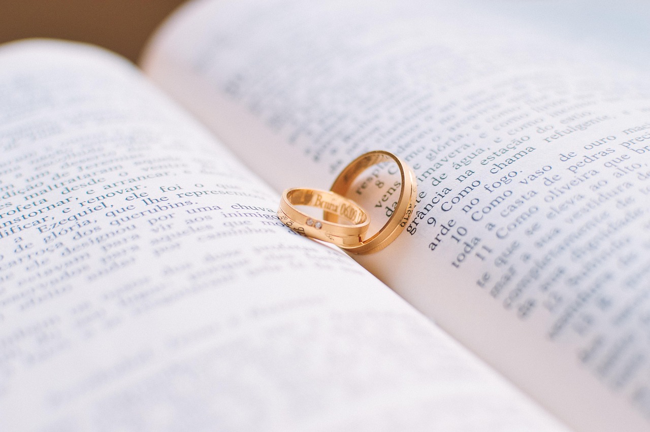 介護職の女性が結婚できない理由とは？