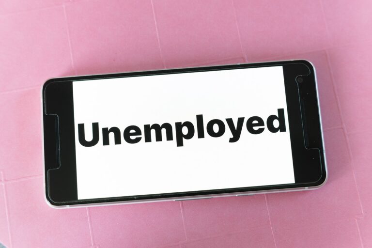 介護職の退職理由は何が多い？まとめて解説します！