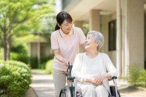 介護職が退職代行を利用する方法は？